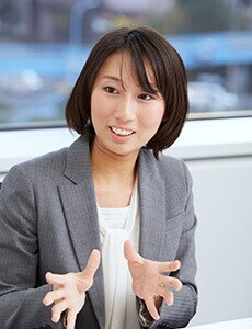女性社員