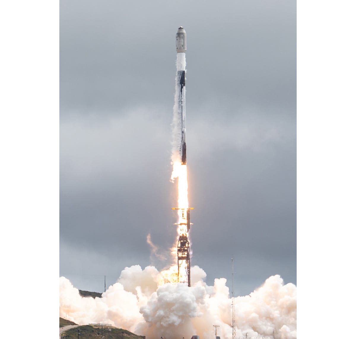 QPS研究所の衛星を載せて打ち上げに成功した米スペースX社のロケット(提供:SpaceX)