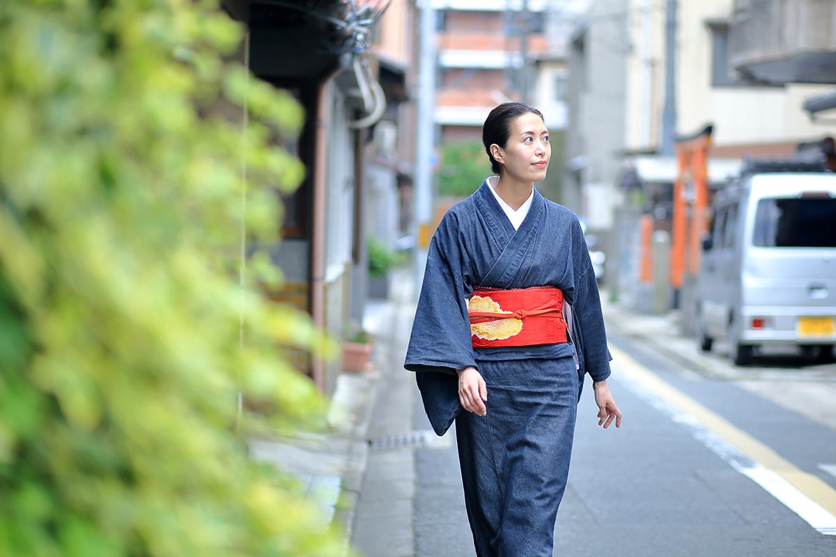 近所を歩いていると、年配の女性から「かわいいおべべ着て」と声をかけられた