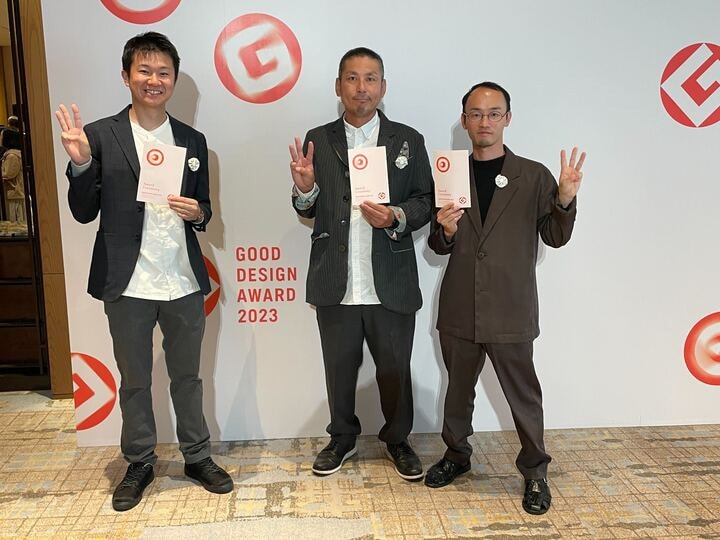 2023年には空き家を利用した地域の複合交流拠点「三-Me.(ミー)」でグッドデザイン賞を受賞(一番左が熊谷さん)