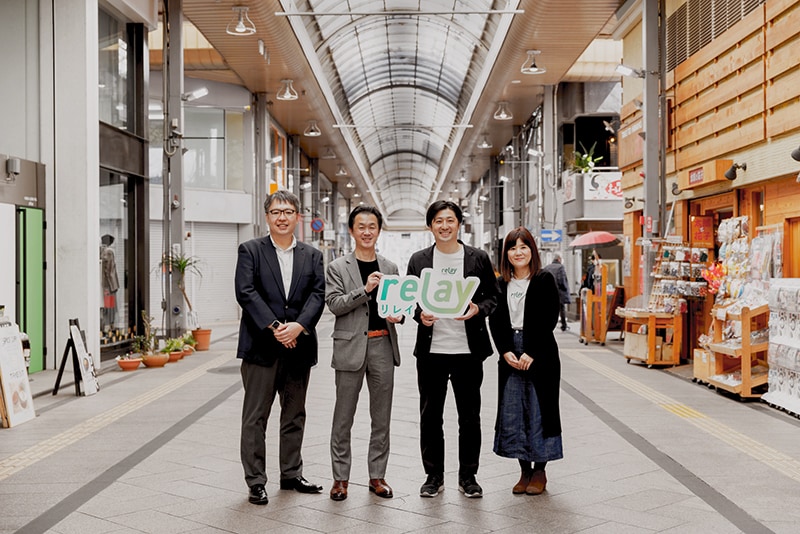 ストライクから資金調達した際の記念撮影(写真提供:ライトライト)
