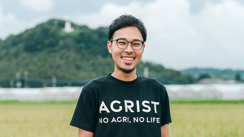 秦裕貴さん。AGRIST代表取締役。北九州工業高等専門学校を卒業後、学内に設立されたベンチャー合同会社Next Technologyに入社。農業に強い関心を抱き、2019年にAGRIST株式会社のCTOに就任、2022年に現職。