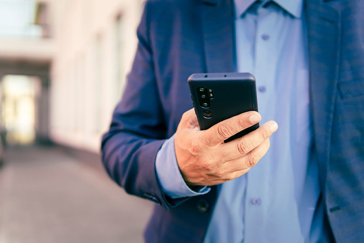 時代は固定電話からスマホ内線化へ。通話コストを25%削減したある企業の舞台裏
