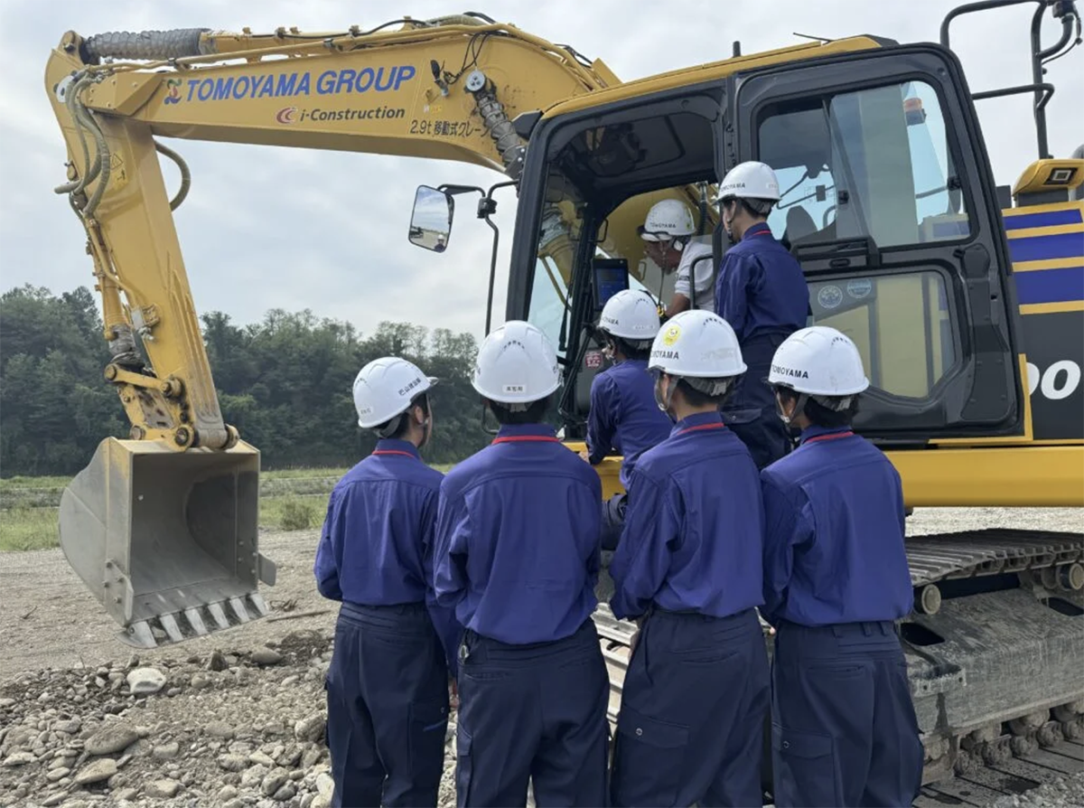 調布市の中学生の職場体験の様子