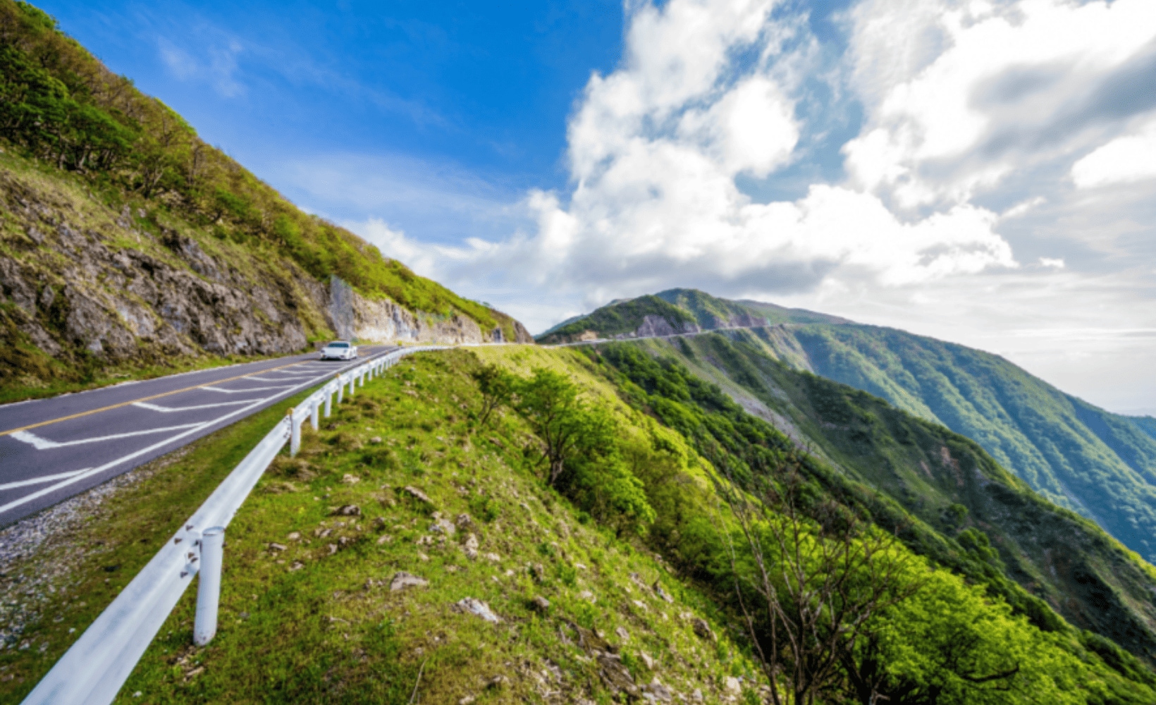 “伊吹山ドライブウェイ”に来る観光客が快適に過ごせるための通信環境を構築したい