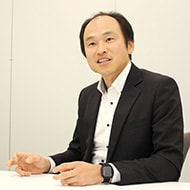 プラットフォームサービス本部 5G＆IoTサービス部
第四グループ第一チーム 主査　新道 賢作