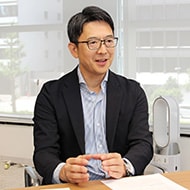 商品企画部 企画室 コネクテッド企画G グループ長　酒井 和 氏