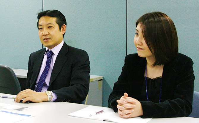 オリーブ国際特許事務所 藤田考晴氏と杉崎陽美氏の写真