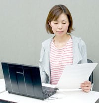 USBを自宅や出先のパソコンに差し込み、ネットにつなぐだけで会社のパソコンで仕事するのと同じ環境を実現できる。石田さんも自宅勤務していた時にフル活用したという。