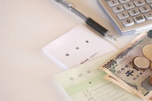経費精算とは?立て替えからフロー、楽にする方法までわかりやすく解説
