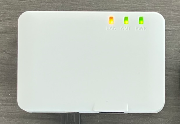 6) しばらくしてから、ANTランプが緑点灯（電波良好）or遅い緑点滅（電波弱）となり、LTE回線で通信可能となります。