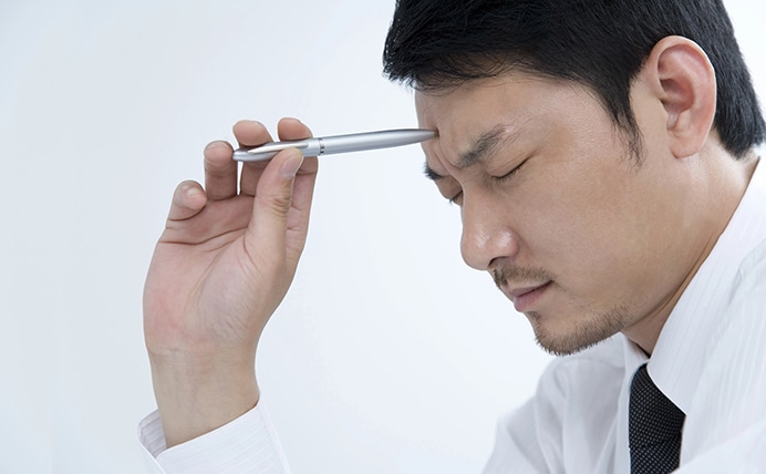 「データ保管に関するお悩み」のイメージイラスト