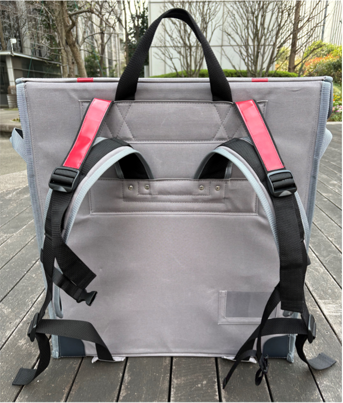 10号帆布（パラフィン樹脂防水加工）を採用