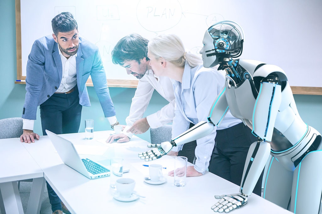2050年問題とは?日本の人口減少・高齢化がもたらす変化と、企業・個人が今から備えるポイント