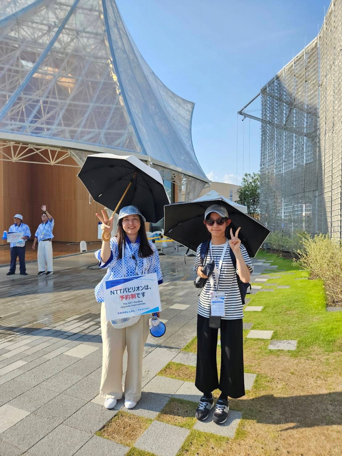 来てくれた姪っ子さんとNTTパビリオン前で