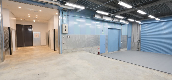 Japan Osaka 5 Data Center LOADING BAY Japan Osaka 5 Data Center LOADING BAY