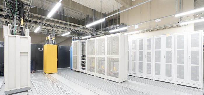Japan Osaka 5 Data Center TELECOMMUNICATIONS EQUIPMENT ROOM Japan Osaka 5 Data Center TELECOMMUNICATIONS EQUIPMENT ROOM