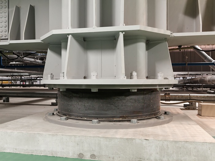 Takamatsu No.2 Data Center SEISMIC ISOLATION PIT LAMINATED RUBBER SHOE Takamatsu No.2 Data Center SEISMIC ISOLATION PIT LAMINATED RUBBER SHOE