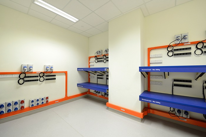 Singapore Serangoon Data Center STAGING ROOM Singapore Serangoon Data Center STAGING ROOM