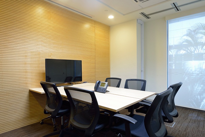 Singapore Serangoon Data Center MEETING ROOM Singapore Serangoon Data Center MEETING ROOM