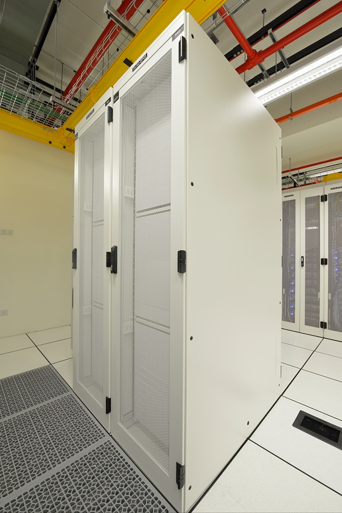Singapore Serangoon Data Center STANDARD RACK Singapore Serangoon Data Center STANDARD RACK