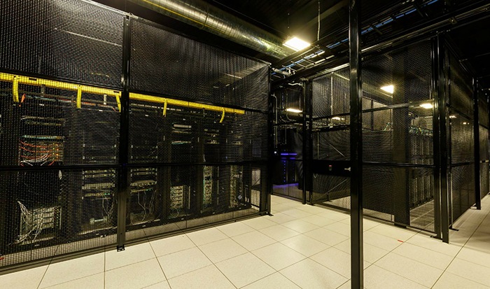 Virginia Ashburn 1 Data Center SERVER ROOM Virginia Ashburn 1 Data Center SERVER ROOM