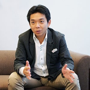 三菱UFJニコス株式会社　営業本部 コールセンター業務部調査役 佐々木 健介氏